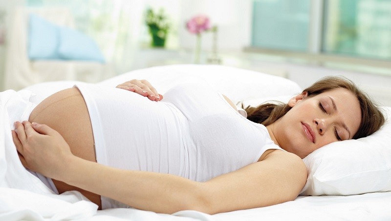 На поздних сроках сон на спине не рекомендован при беременности