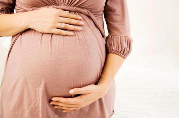 преждевременное излитие околоплодных вод при доношенной беременности