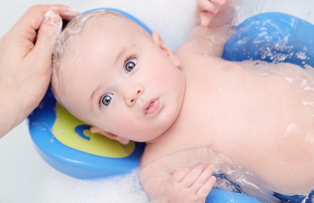 как купать новорожденного в бане первый раз