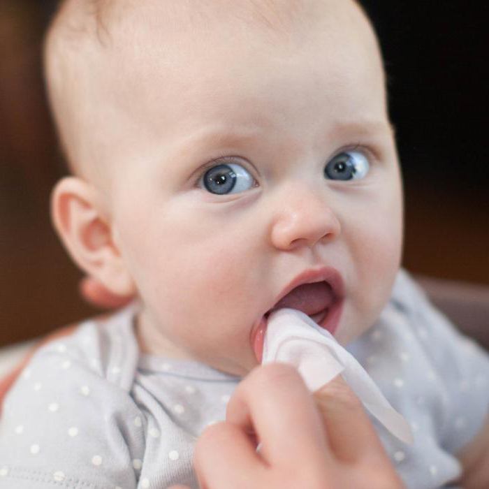 с какого возраста ребенку можно чистить зубы