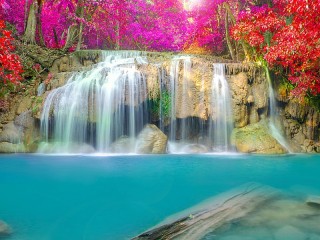Собирать пазл Весенний водопад онлайн