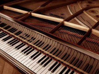 Собирать пазл Открытый рояль онлайн