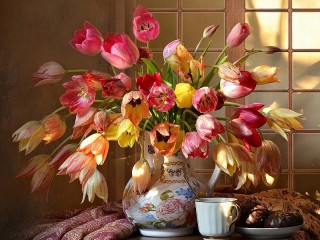 Собирать пазл Тюльпаны в вазе онлайн