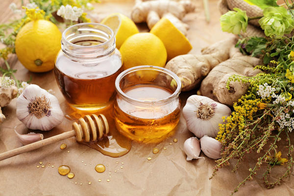 Полезные продукты - мёд, имбирь, чеснок