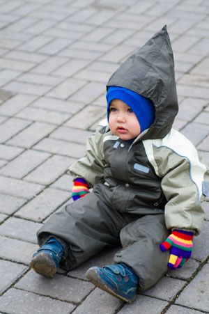 Детская одежда для зимних прогулок: как выбрать комбинезон?