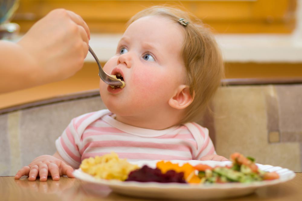 Как правильно кормить ребенка: меню на неделю