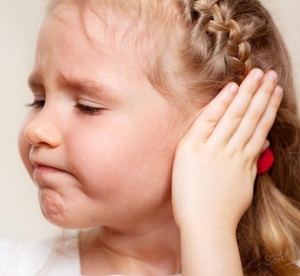 Причины боли в ушах