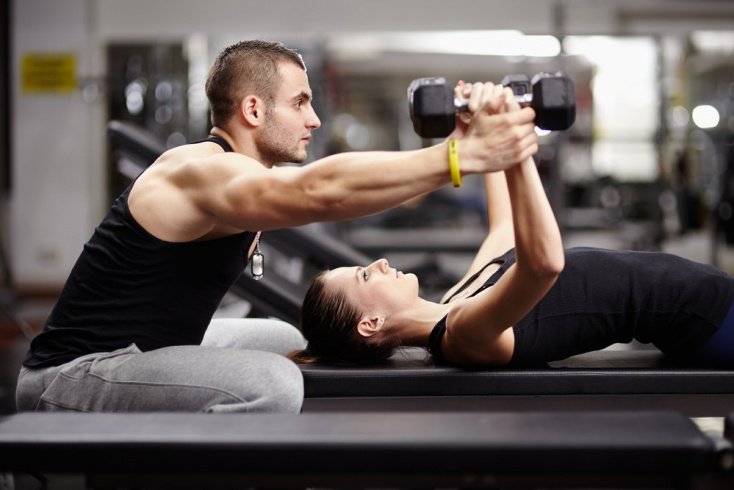 Базовые фитнес-упражнения для мышц груди