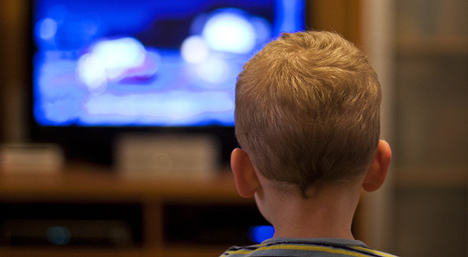 Дети и телевизор: что и сколько смотреть?