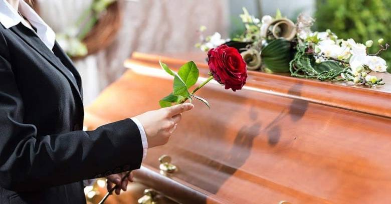 Почему беременным девушкам запрещено ходить на похороны родственников и знакомых людей