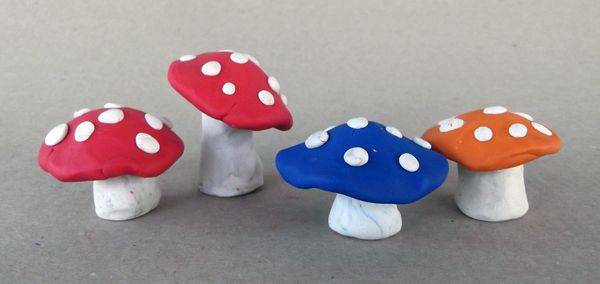 Пластилиновые грибы