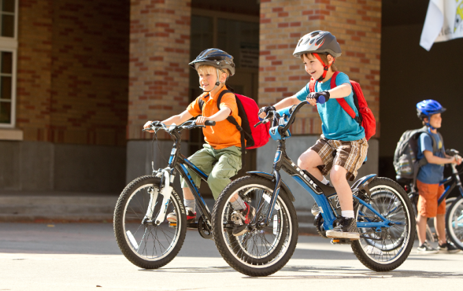 Дети на велосипедах