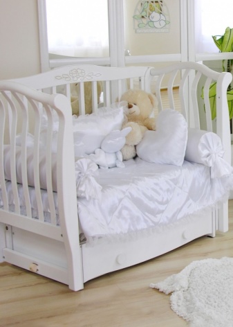 Детские кроватки для новорожденных 