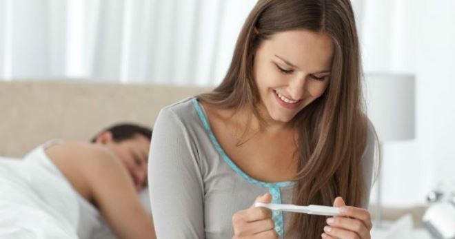 Можно ли забеременеть сразу после месячных, как происходит зачатие, и почему наступает беременность?