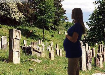  можно ли беременным ходить на кладбище в родительский день